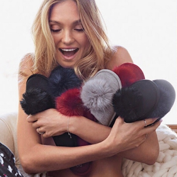 VS Red Pom Pom Slipper Small (5-6) - Picture 4 of 8